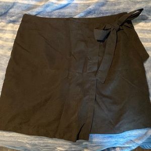 Super cute false wrap skirt